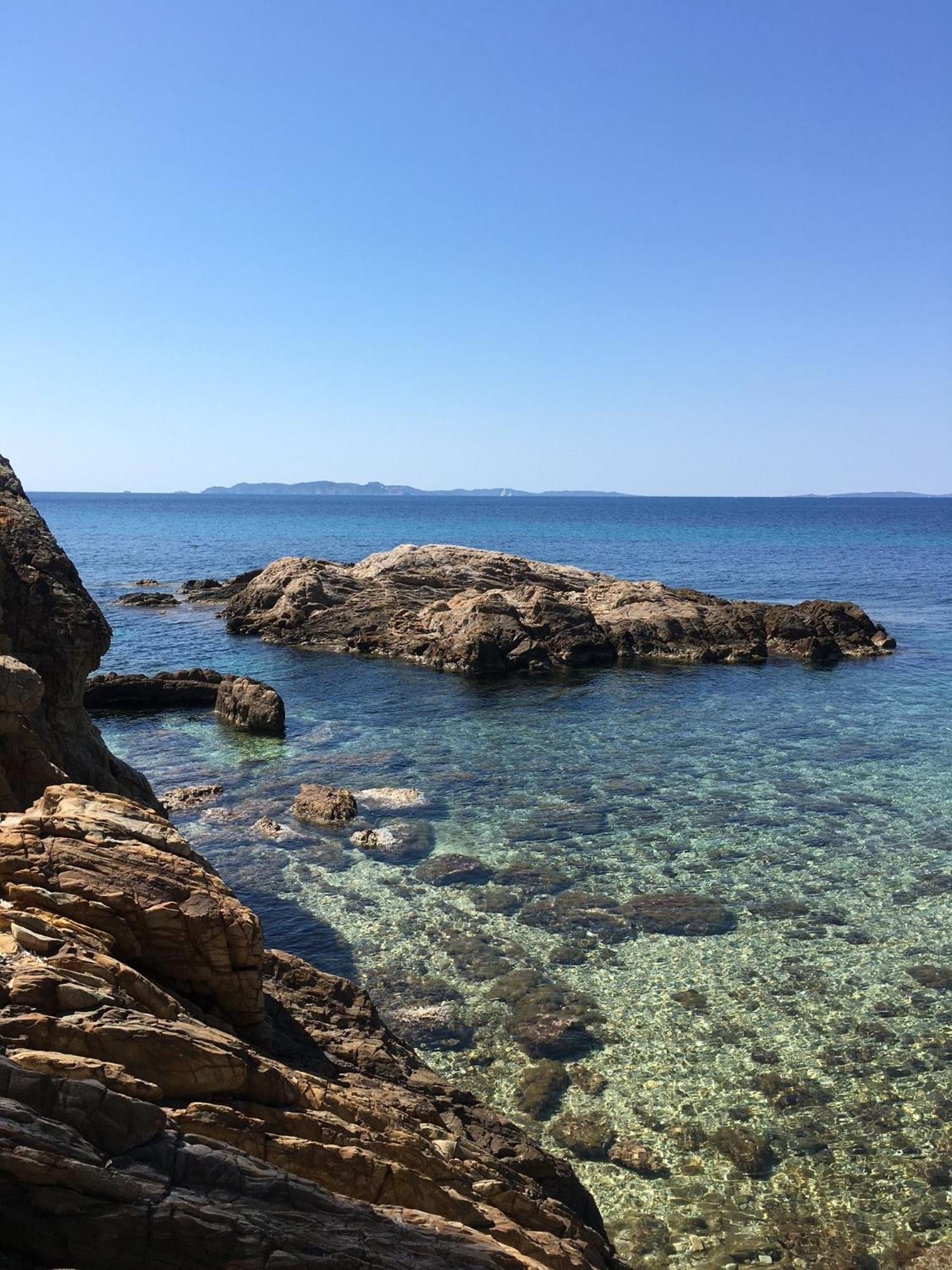 Appartement T3 Lumineux Traversant Totalement Neuf En Face De La Plage Front De Mer Vue Sur Les Iles Vue Mer Panoramique Assuree Residence De La Plage Centre Ville Du Lavandou 3Eme Etage Avec Ascenseur Appartement T3 เลอลาวองดูว์ ภายนอก รูปภาพ