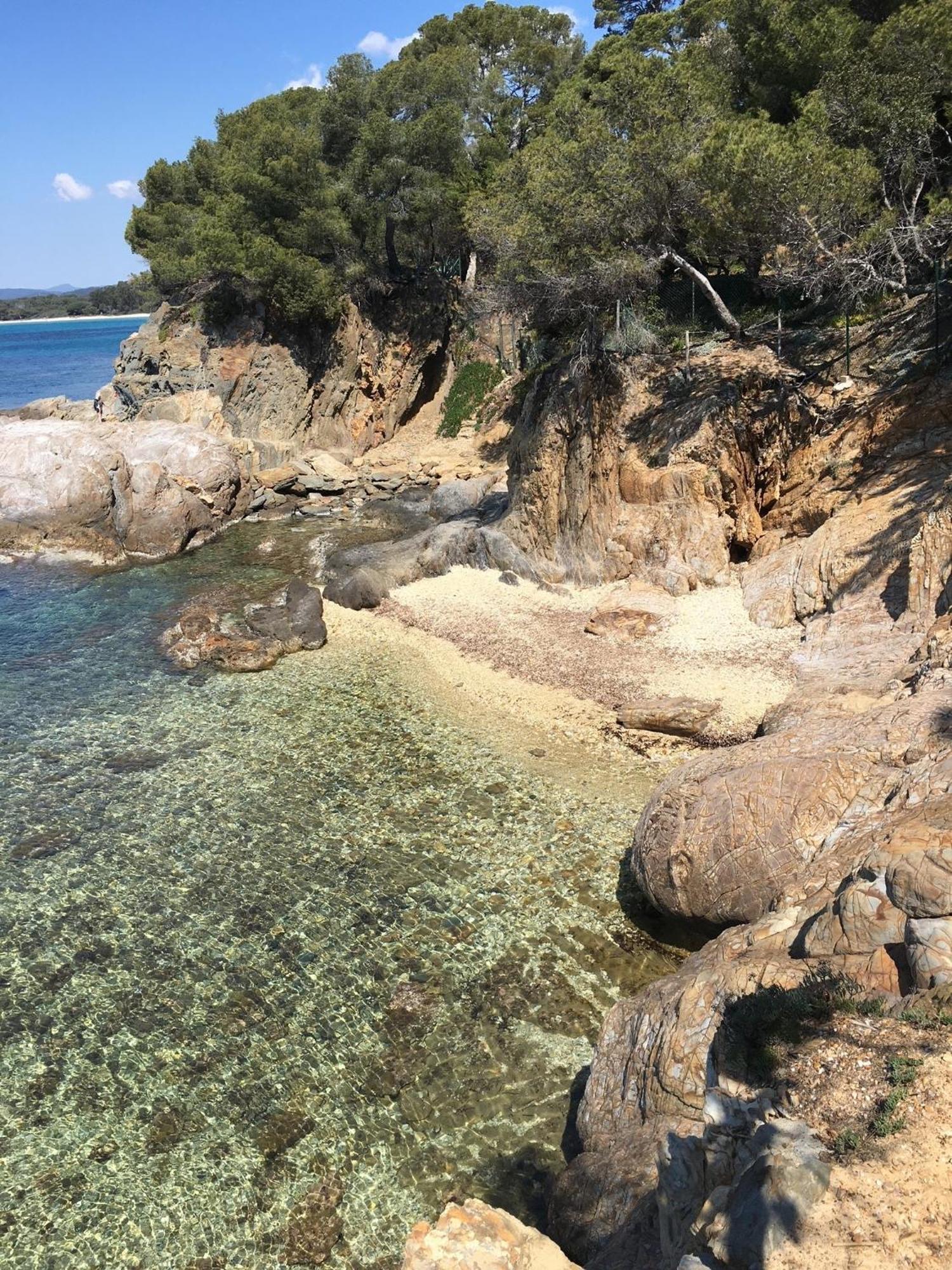 Appartement T3 Lumineux Traversant Totalement Neuf En Face De La Plage Front De Mer Vue Sur Les Iles Vue Mer Panoramique Assuree Residence De La Plage Centre Ville Du Lavandou 3Eme Etage Avec Ascenseur Appartement T3 เลอลาวองดูว์ ภายนอก รูปภาพ
