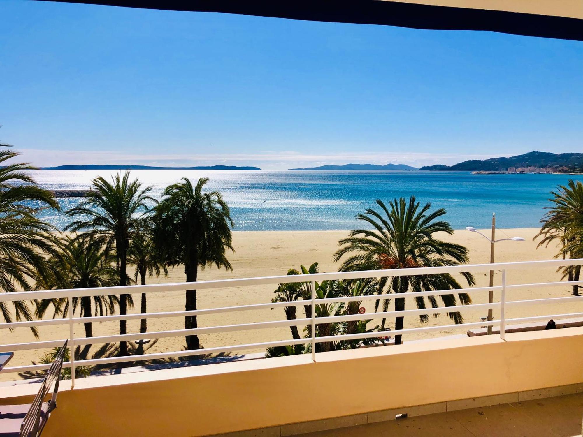 Appartement T3 Lumineux Traversant Totalement Neuf En Face De La Plage Front De Mer Vue Sur Les Iles Vue Mer Panoramique Assuree Residence De La Plage Centre Ville Du Lavandou 3Eme Etage Avec Ascenseur Appartement T3 เลอลาวองดูว์ ภายนอก รูปภาพ